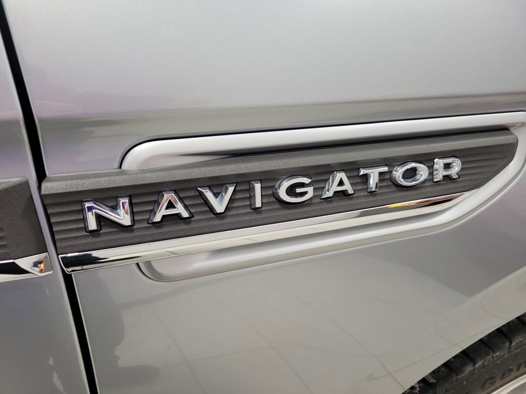 Used 2022 Lincoln Navigator Reserve image 23