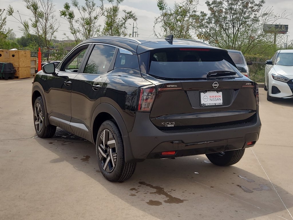 New 2026 Nissan Kicks SV w/ SV Premium Package FWD image 2