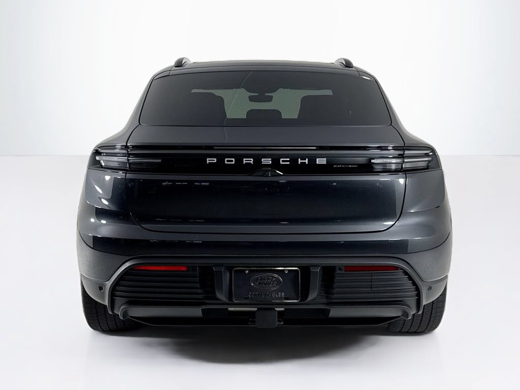 Certified 2024 Porsche Macan 4 Electric AWD/4WD image 4