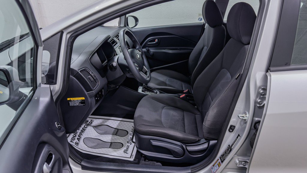 Used 2016 Kia Rio LX image 11