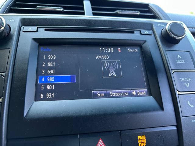 Used 2016 Toyota Camry LE FWD image 12