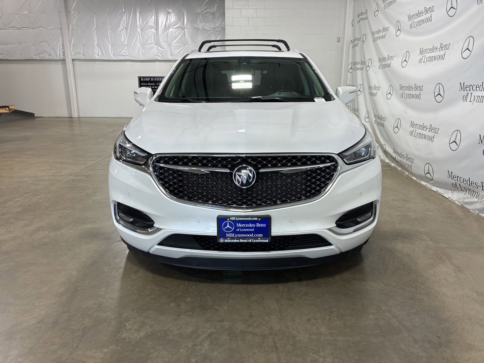 Used 2021 Buick Enclave Avenir w/ Avenir Technology Package image 2