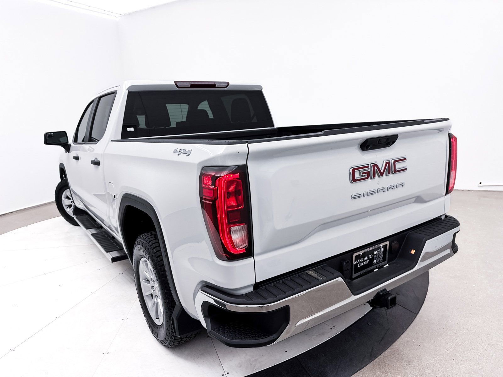 Used 2023 GMC Sierra 1500 Pro w/ Trailering Package image 6