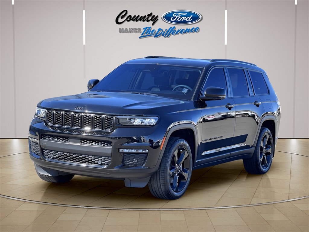 Used 2023 Jeep Grand Cherokee L Limited w/ Luxury Tech Group II image 2