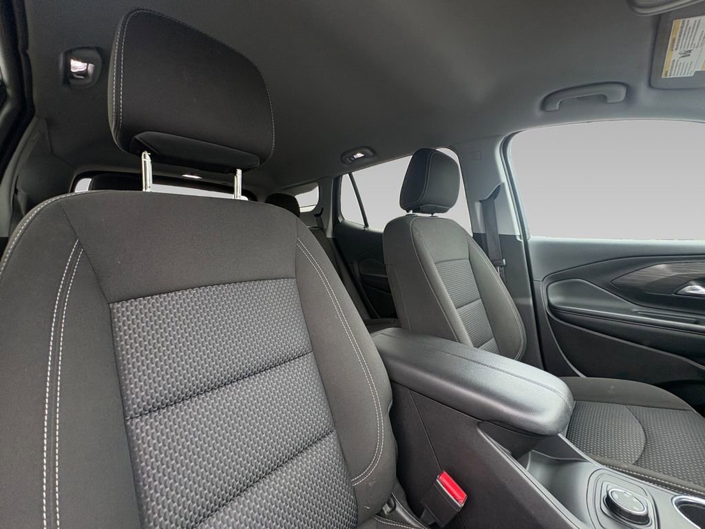Used 2024 GMC Terrain SLE image 9