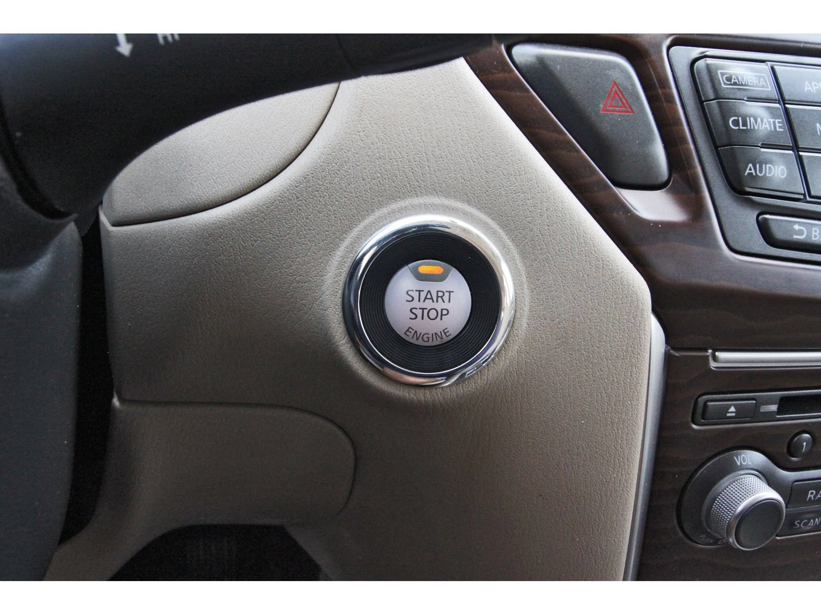 Used 2019 Nissan Pathfinder Platinum FWD image 22
