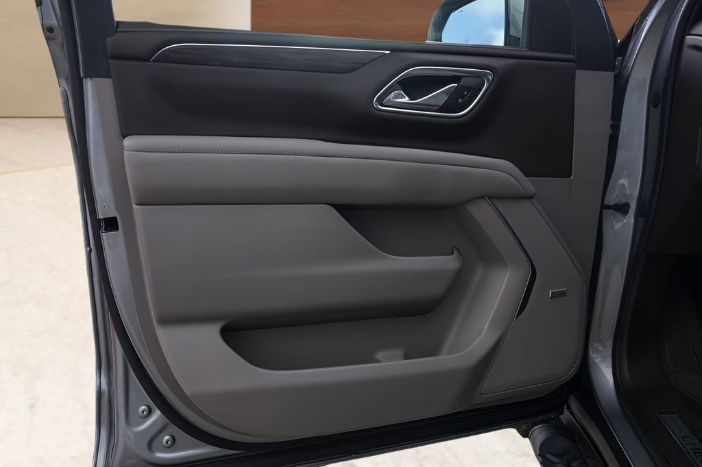 Used 2023 Chevrolet Tahoe Z71 w/ Luxury Package image 32