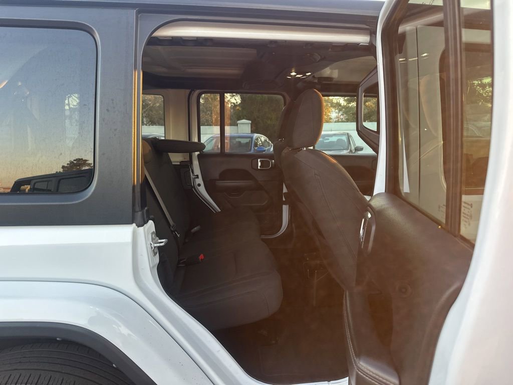Used 2023 Jeep Wrangler Sahara image 12