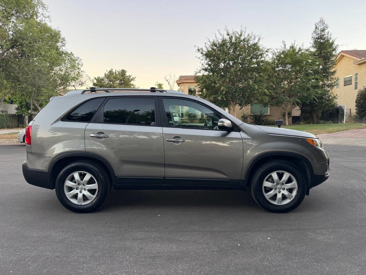 Used 2013 Kia Sorento LX w/ Convenience Pkg image 6