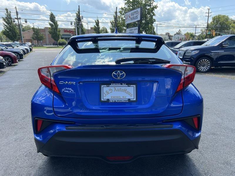 Used 2018 Toyota C-HR XLE FWD image 5