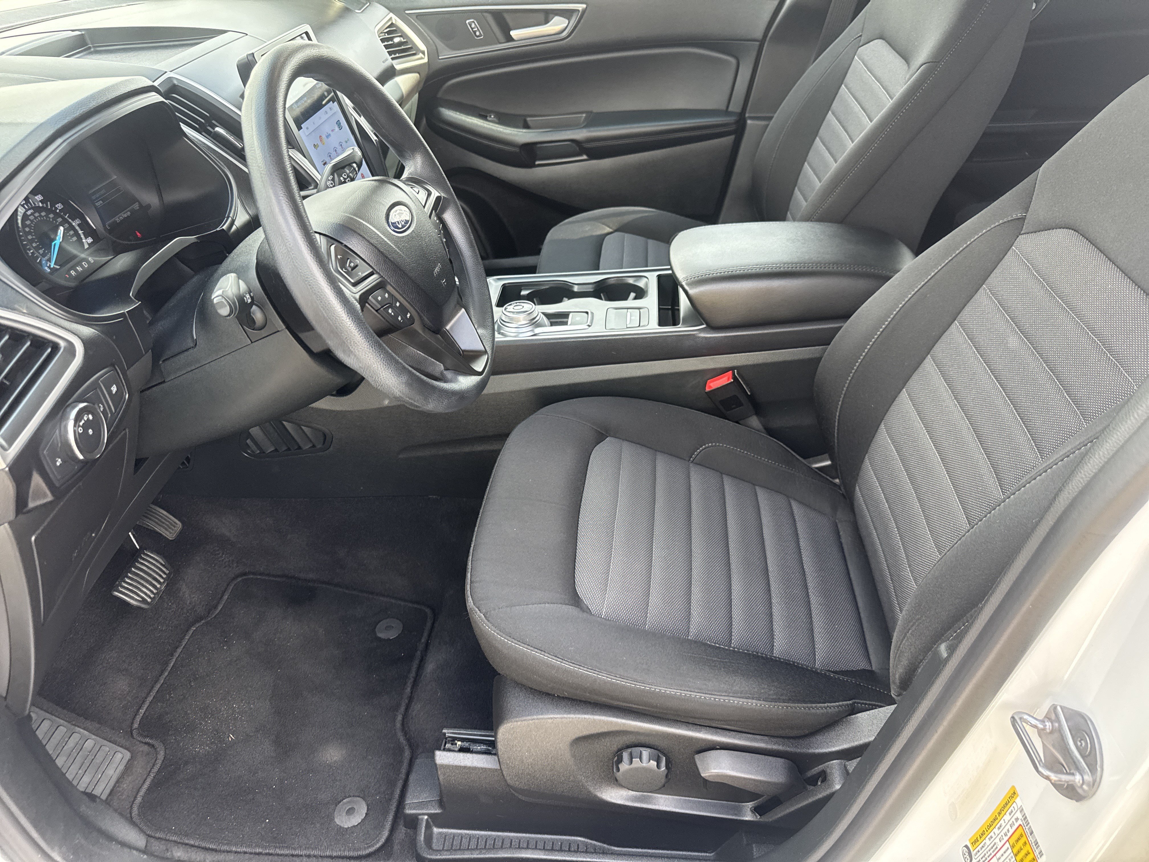 Used 2023 Ford Edge SE w/ Black Appearance Package AWD/4WD image 10