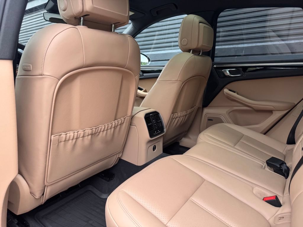 Certified 2026 Porsche Macan AWD/4WD image 20