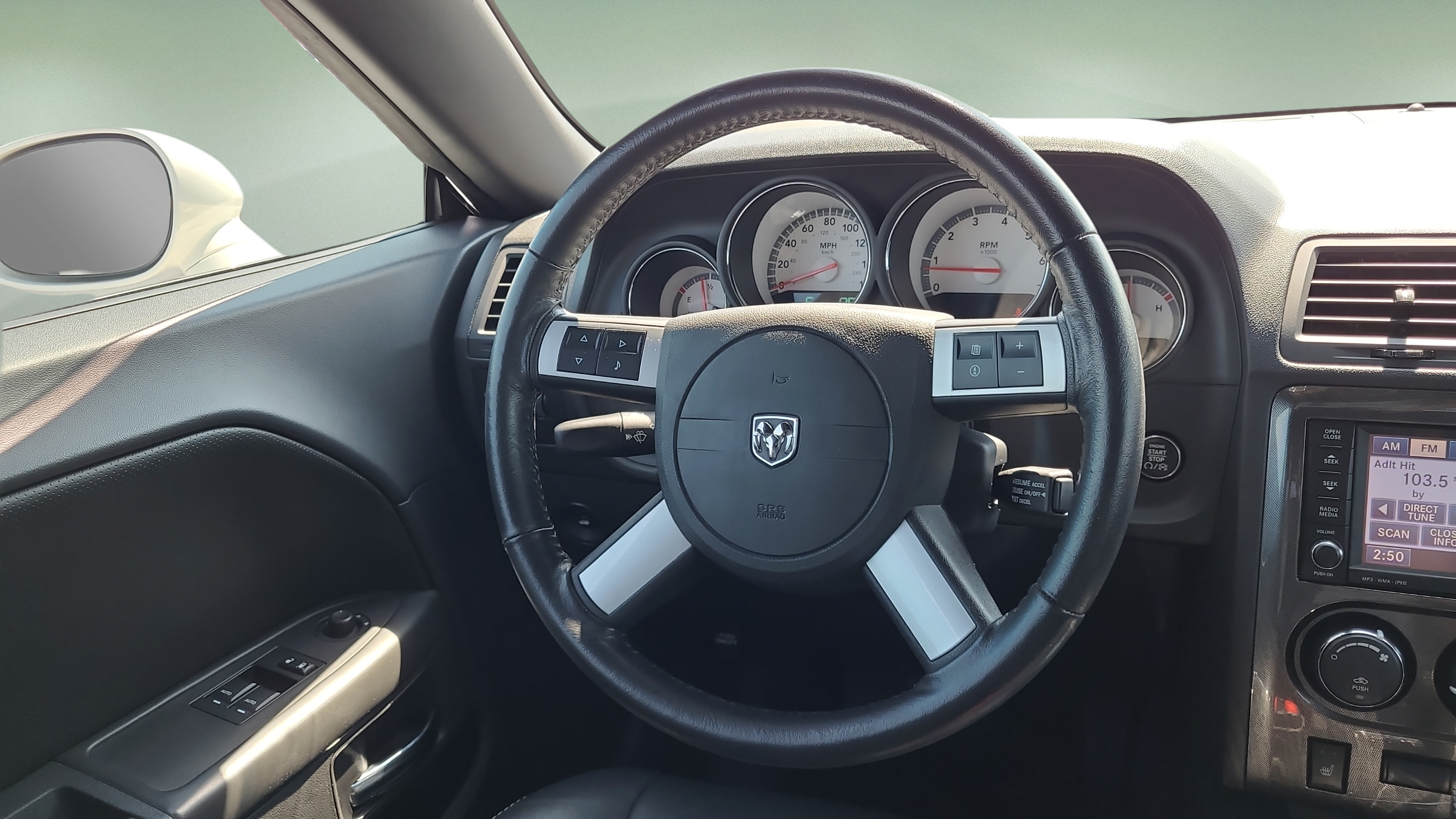 Used 2009 Dodge Challenger R/T RWD image 12