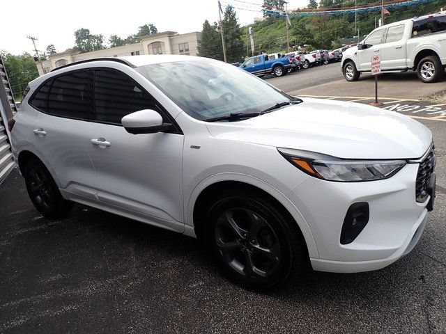 Used 2023 Ford Escape ST-Line Select w/ Tech Pack #2 AWD/4WD image 11