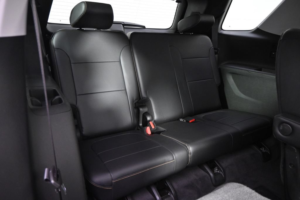 Used 2018 Chevrolet Traverse Premier w/ Redline Edition AWD/4WD image 19