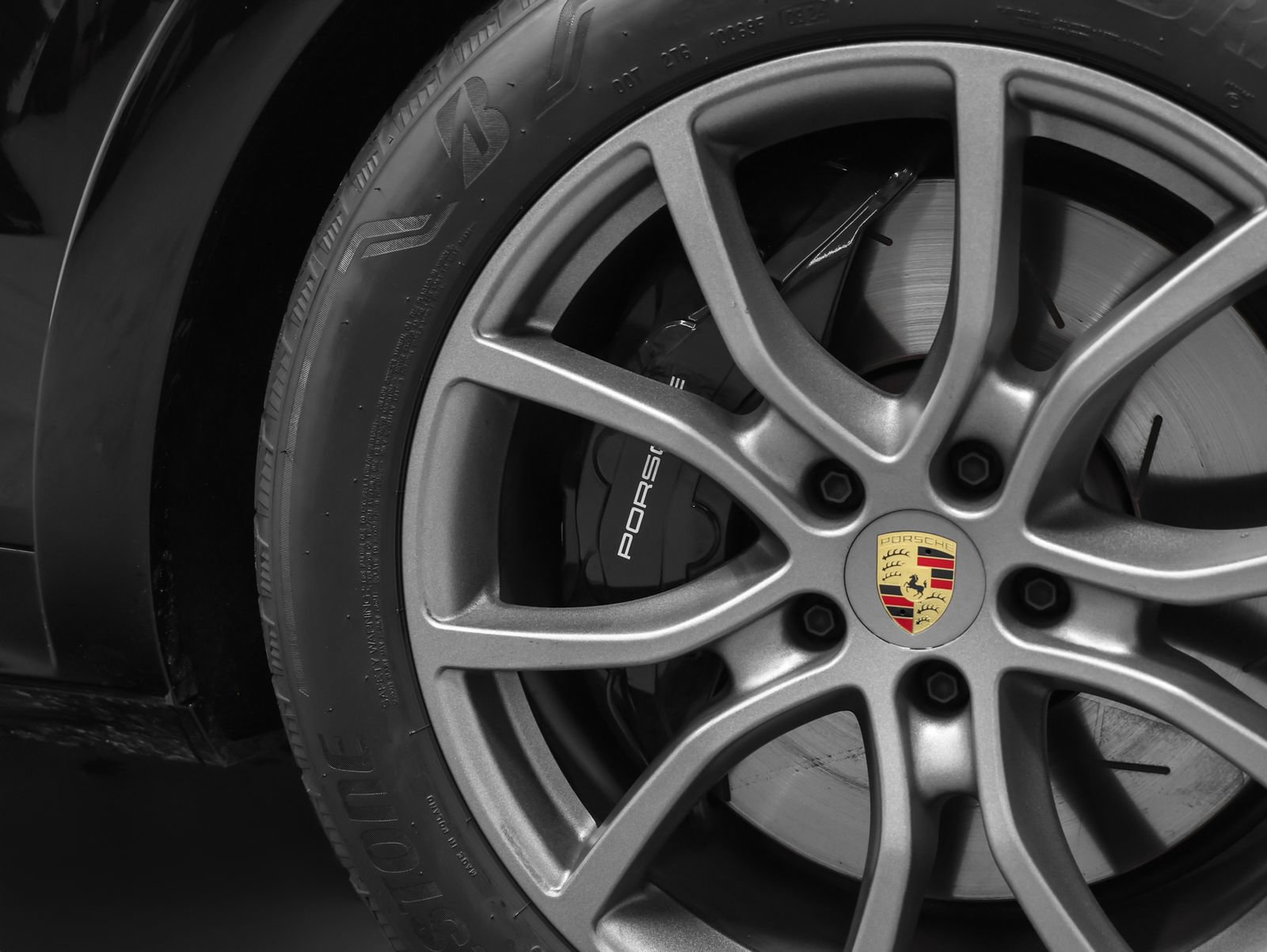 Certified 2024 Porsche Cayenne Turbo AWD/4WD image 18