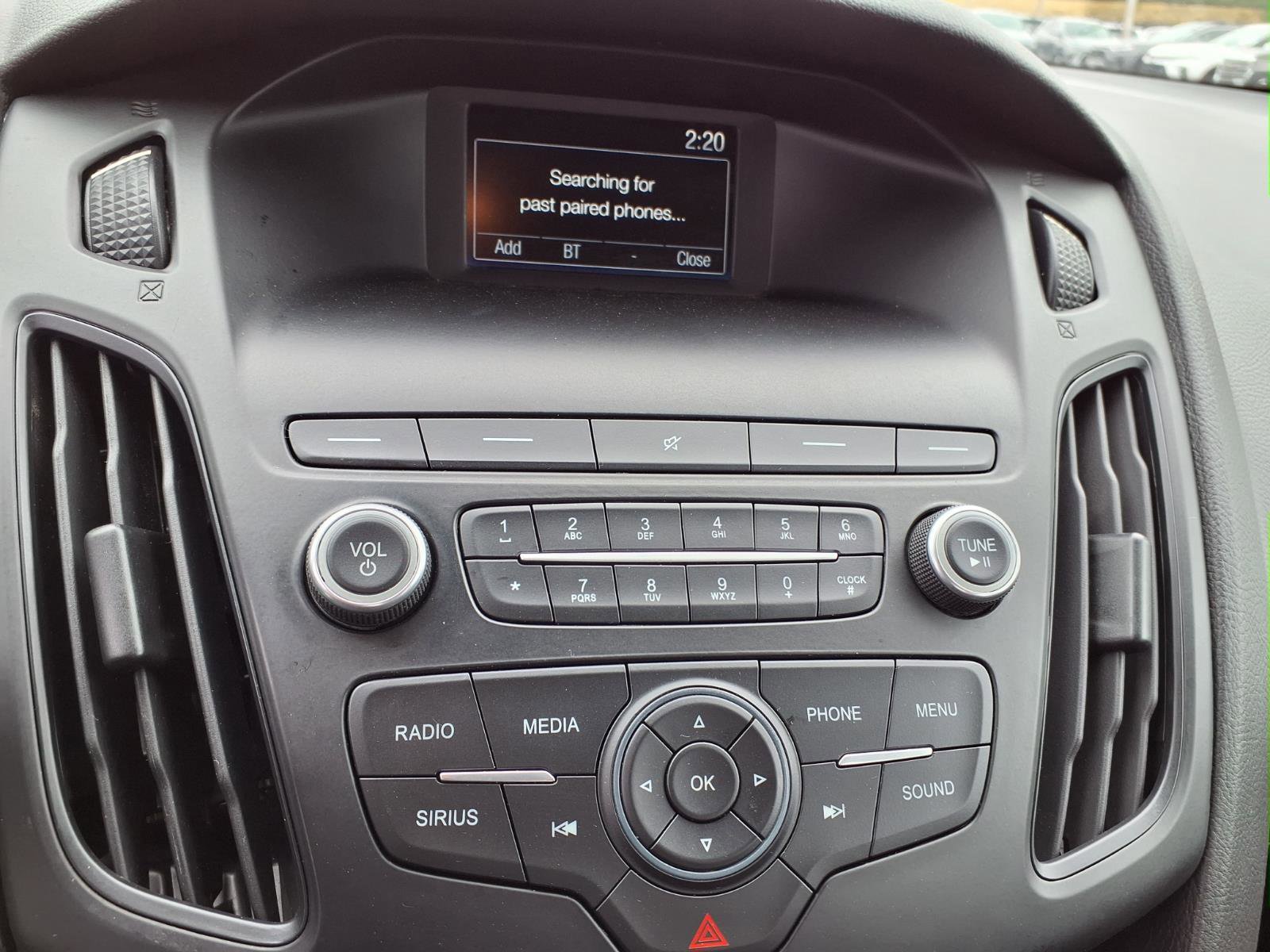 Used 2018 Ford Focus SE w/ Cold Weather Package image 5