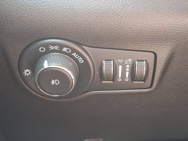 Used 2024 Jeep Compass Latitude AWD/4WD image 23