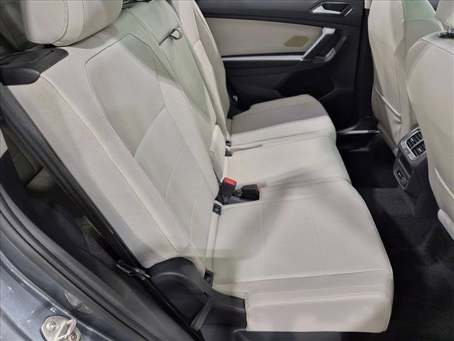 Used 2018 Volkswagen Tiguan SEL FWD image 22