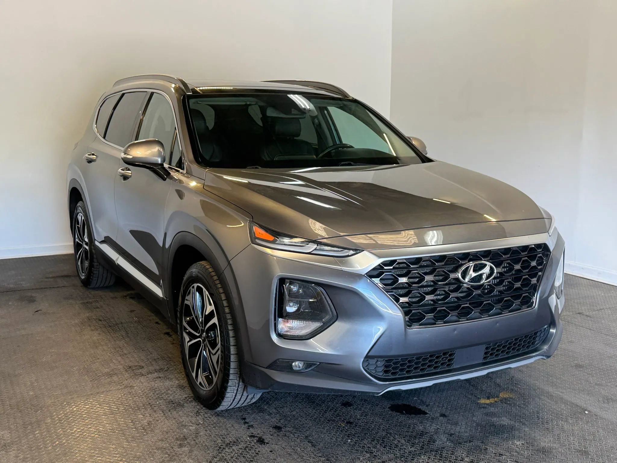 Used 2019 Hyundai Santa Fe Limited AWD/4WD image 3