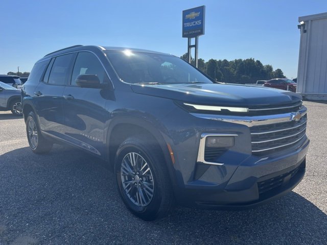 New 2026 Chevrolet Traverse LT w/ Driver Confidence Package image 1