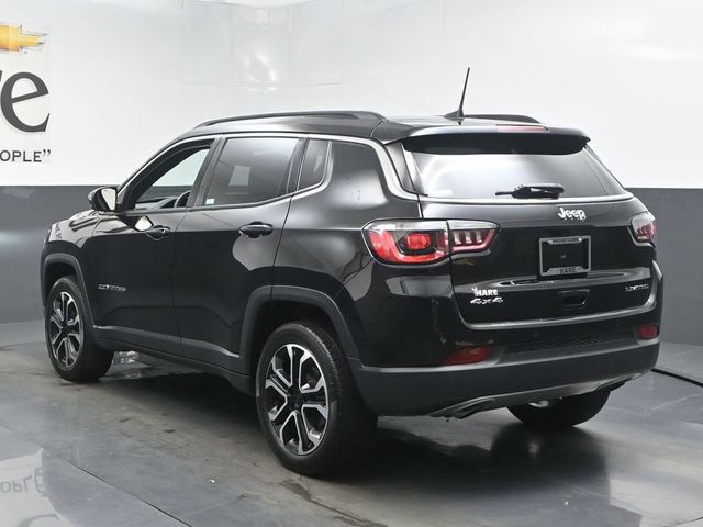 Used 2023 Jeep Compass Limited w/ Sun and Sound Group AWD/4WD image 36