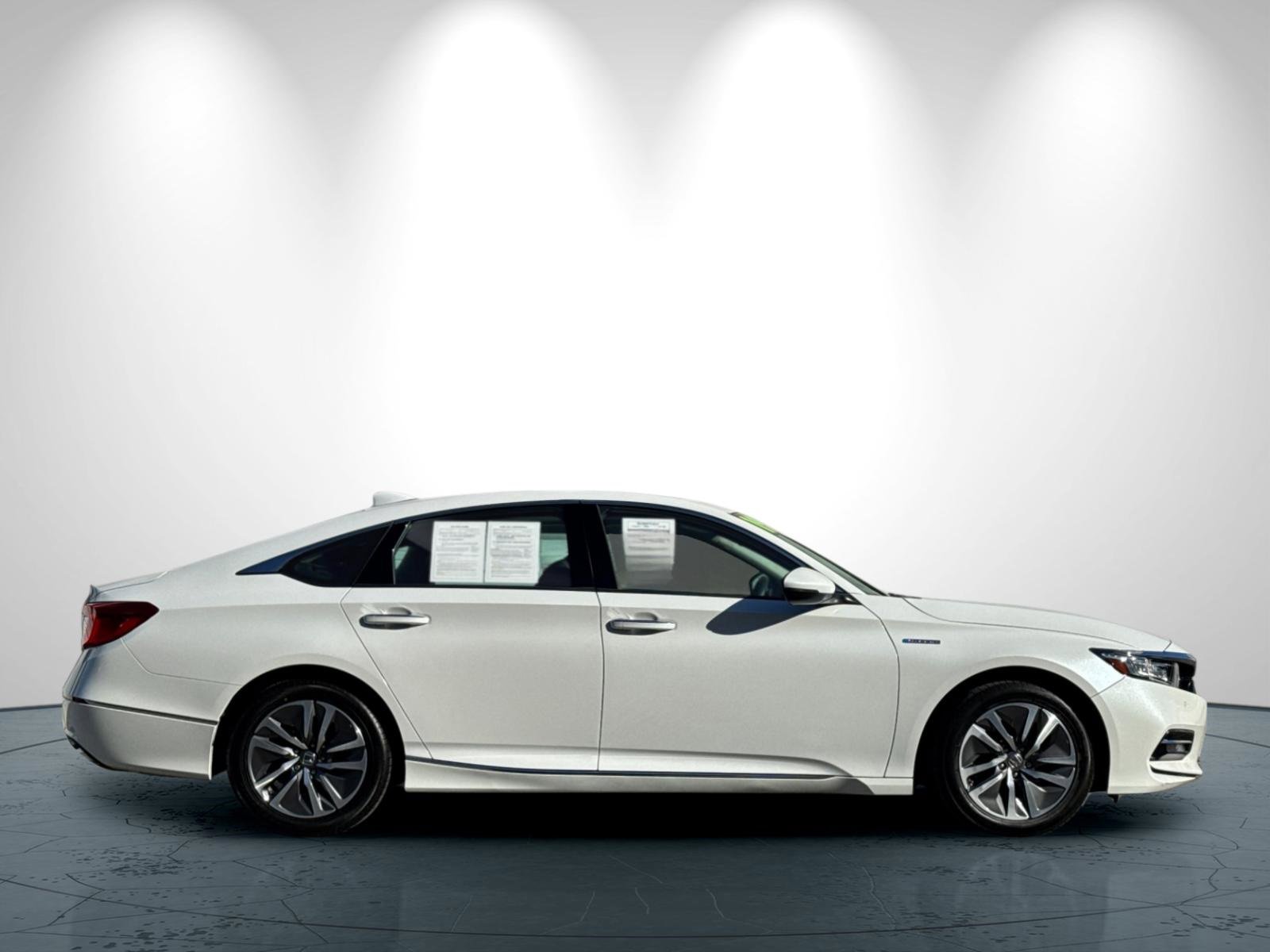 Used 2019 Honda Accord Touring image 3