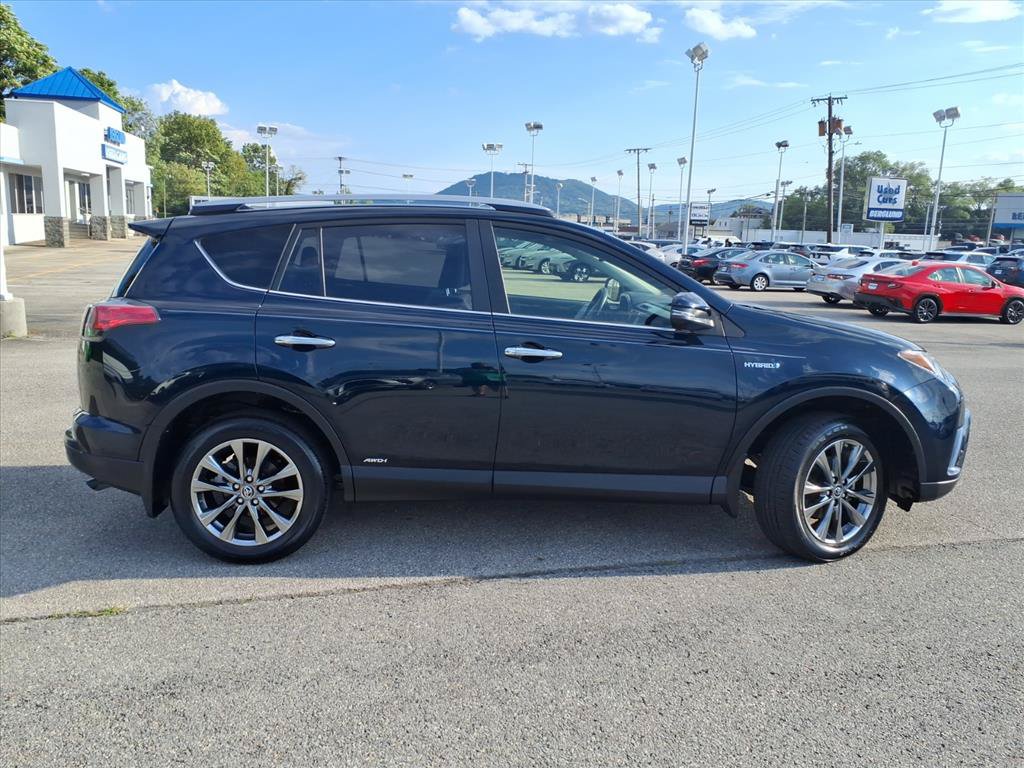Used 2018 Toyota RAV4 Limited AWD/4WD image 3