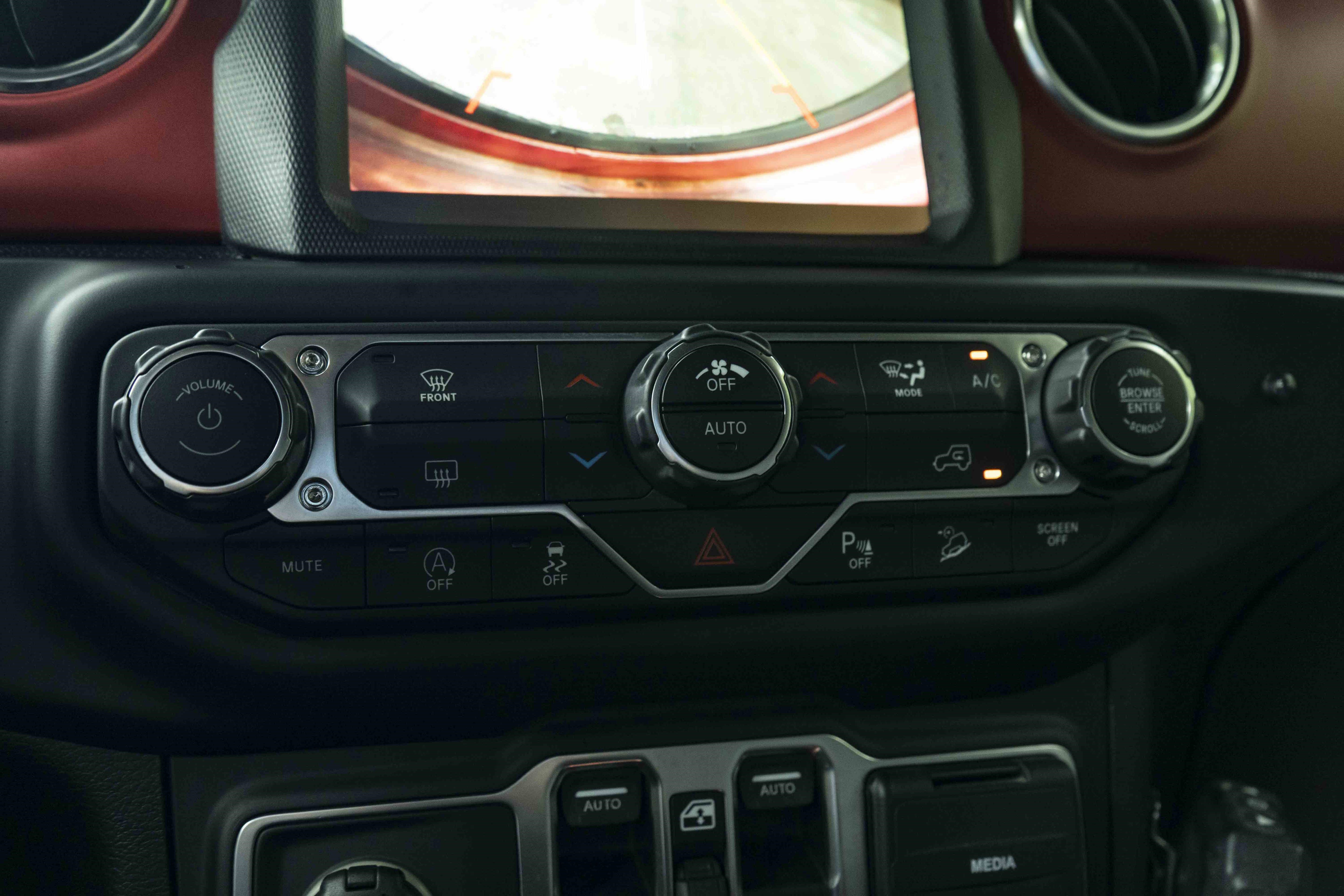 Used 2019 Jeep Wrangler Unlimited Rubicon AWD/4WD image 34