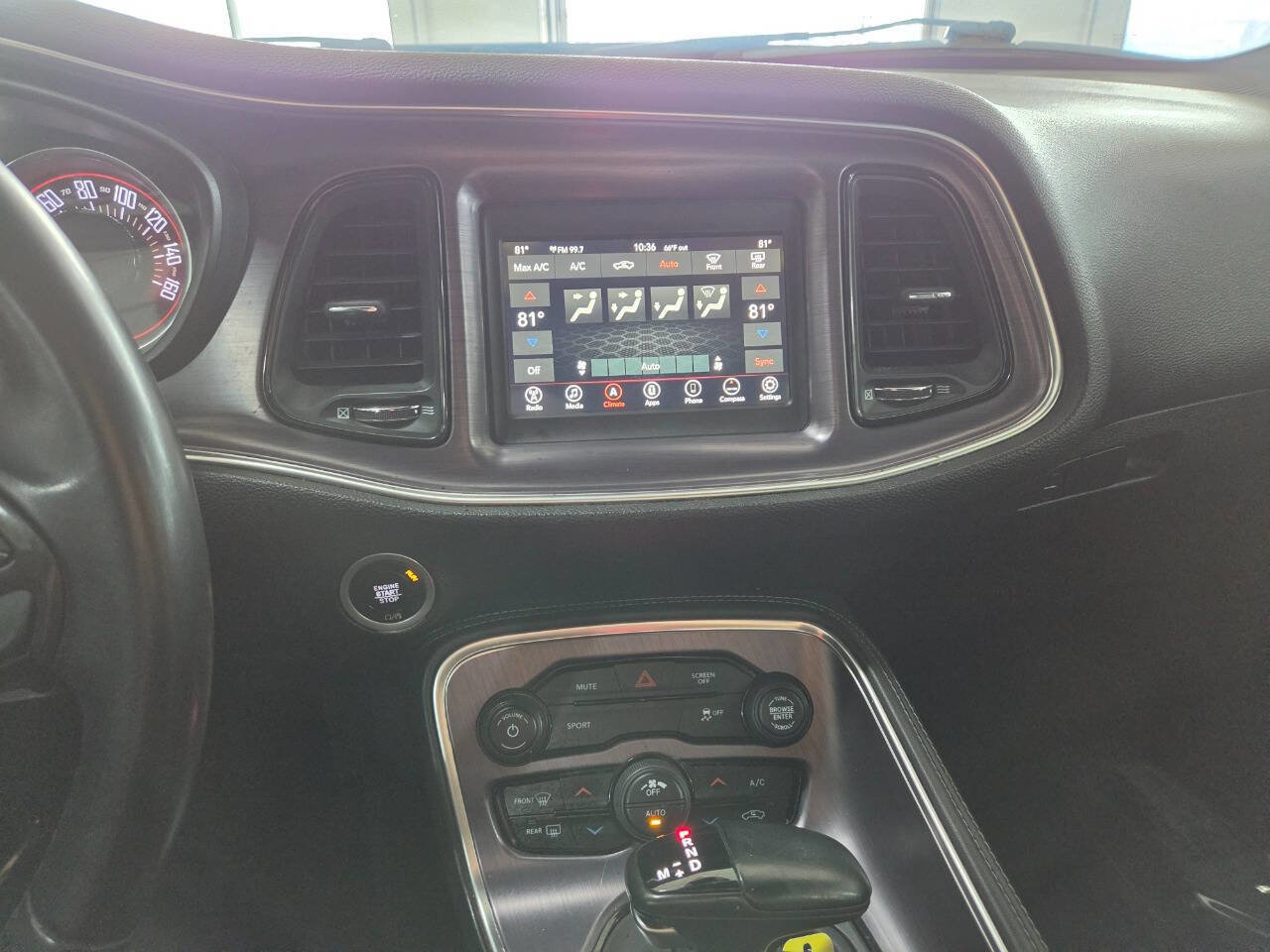 Used 2018 Dodge Challenger SXT image 27