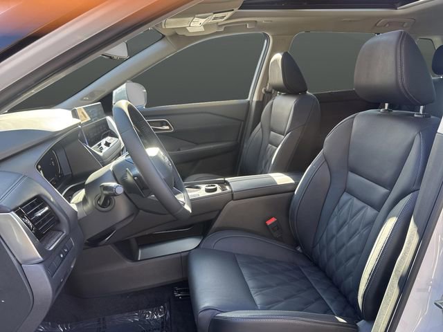 New 2026 Nissan Rogue Platinum image 5