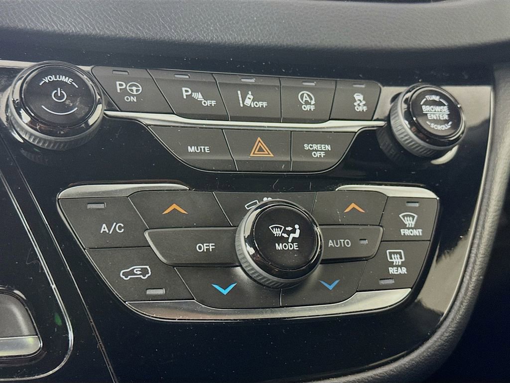 Used 2019 Chrysler Pacifica Touring Plus w/ Advanced Safetytec Group image 18