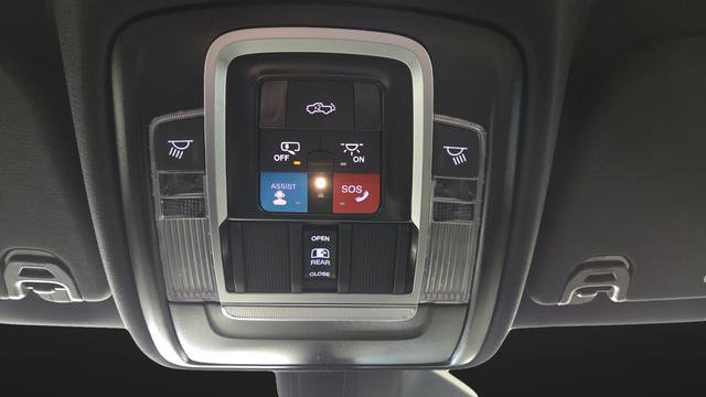 New 2026 RAM 1500 4x4 Crew Cab image 32