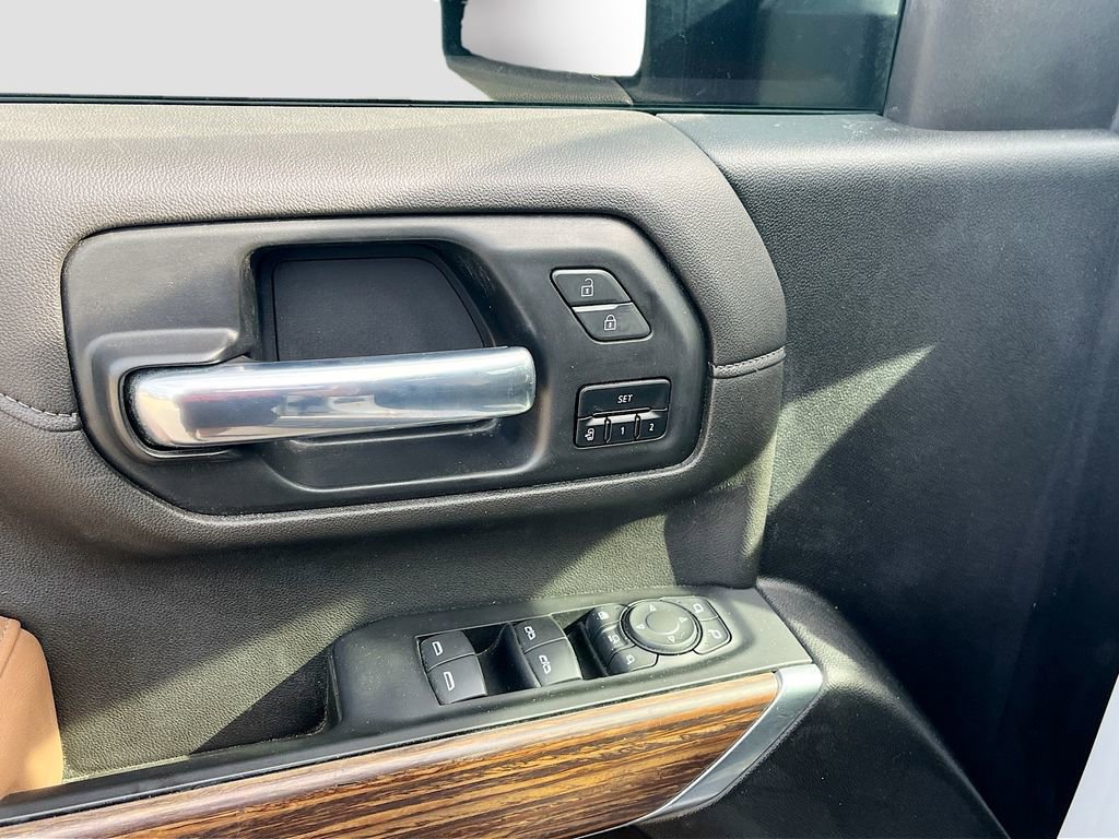 Used 2022 Chevrolet Silverado 3500 High Country w/ Technology Package image 18