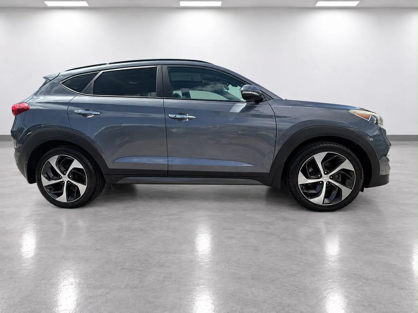 Used 2016 Hyundai Tucson Limited w/ Option Group 03 AWD/4WD image 4