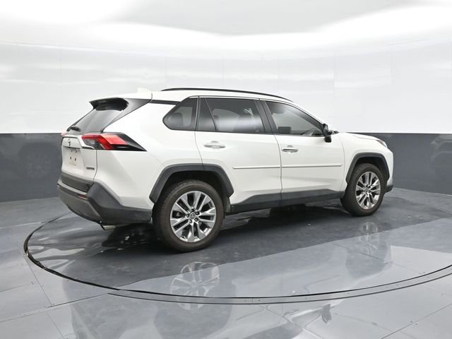 Used 2022 Toyota RAV4 Limited FWD image 15
