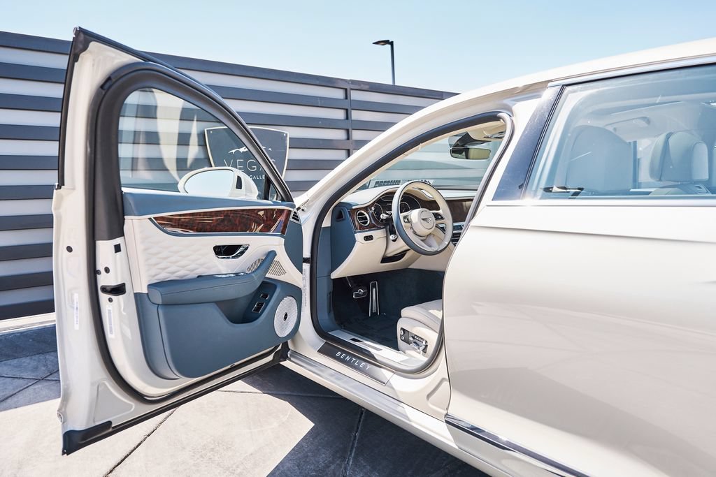 Used 2022 Bentley Flying Spur W12 AWD/4WD image 29