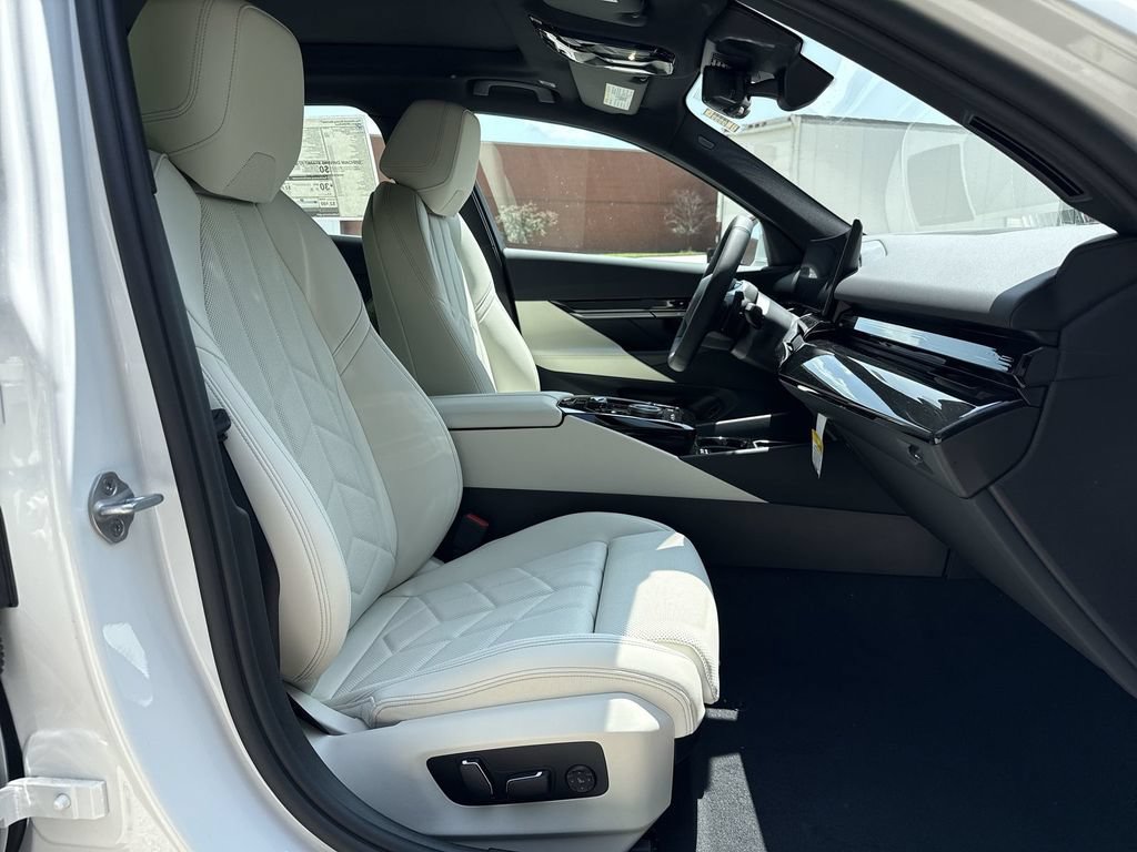 Certified 2026 BMW 530i xDrive w/ Premium Package AWD/4WD image 31
