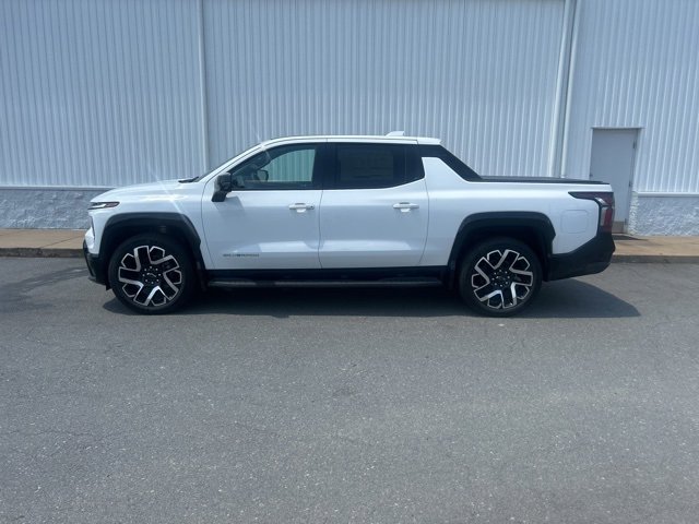 New 2024 Chevrolet Silverado EV RST image 9