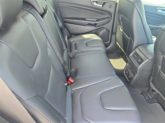 Used 2022 Ford Edge Titanium image 11
