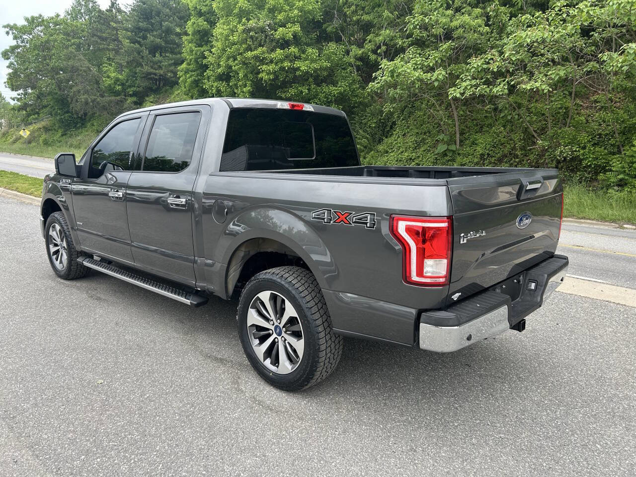 Used 2015 Ford F150 XLT w/ Equipment Group 302A Luxury image 5