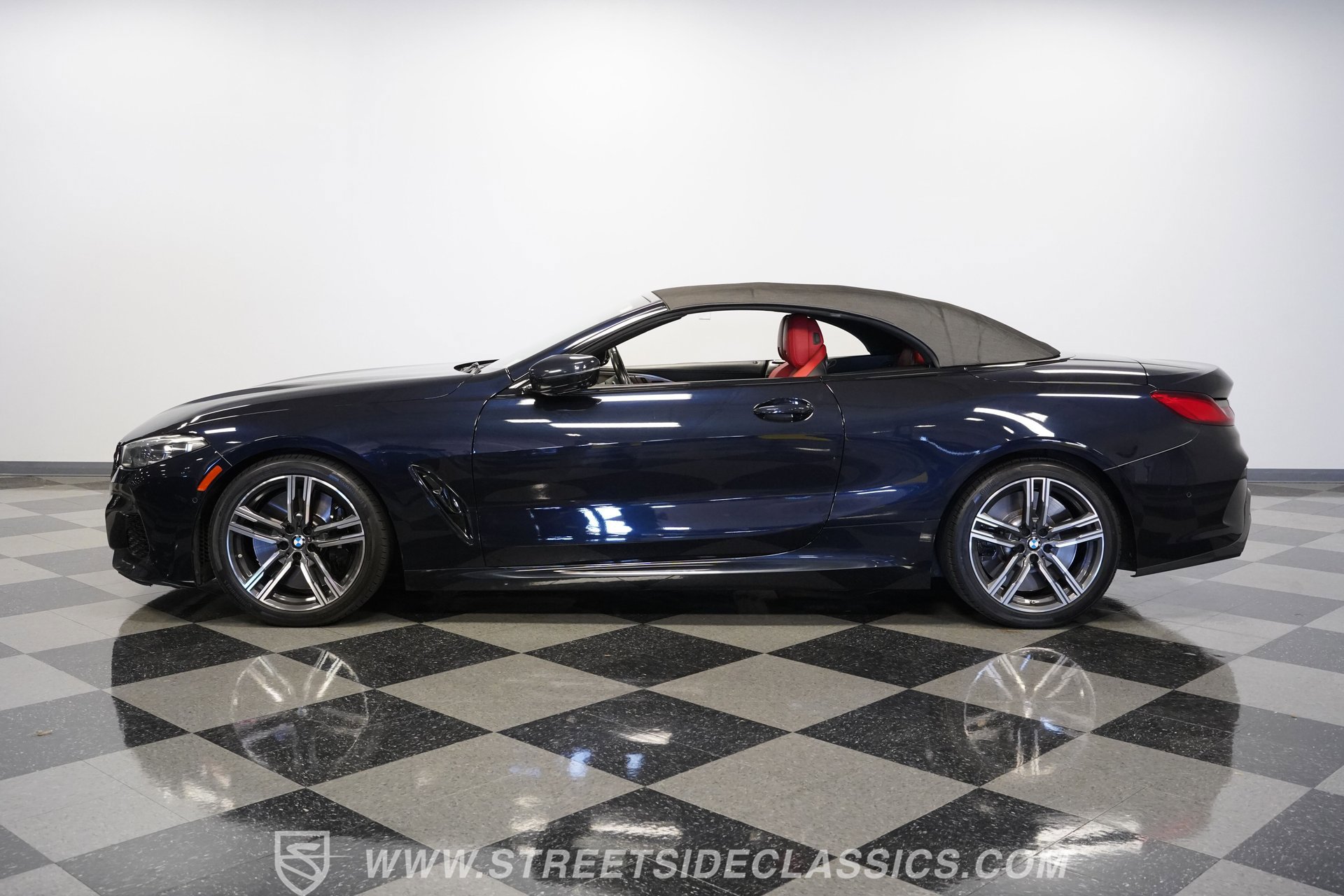 Used 2022 BMW M850i xDrive xDrive Convertible image 7