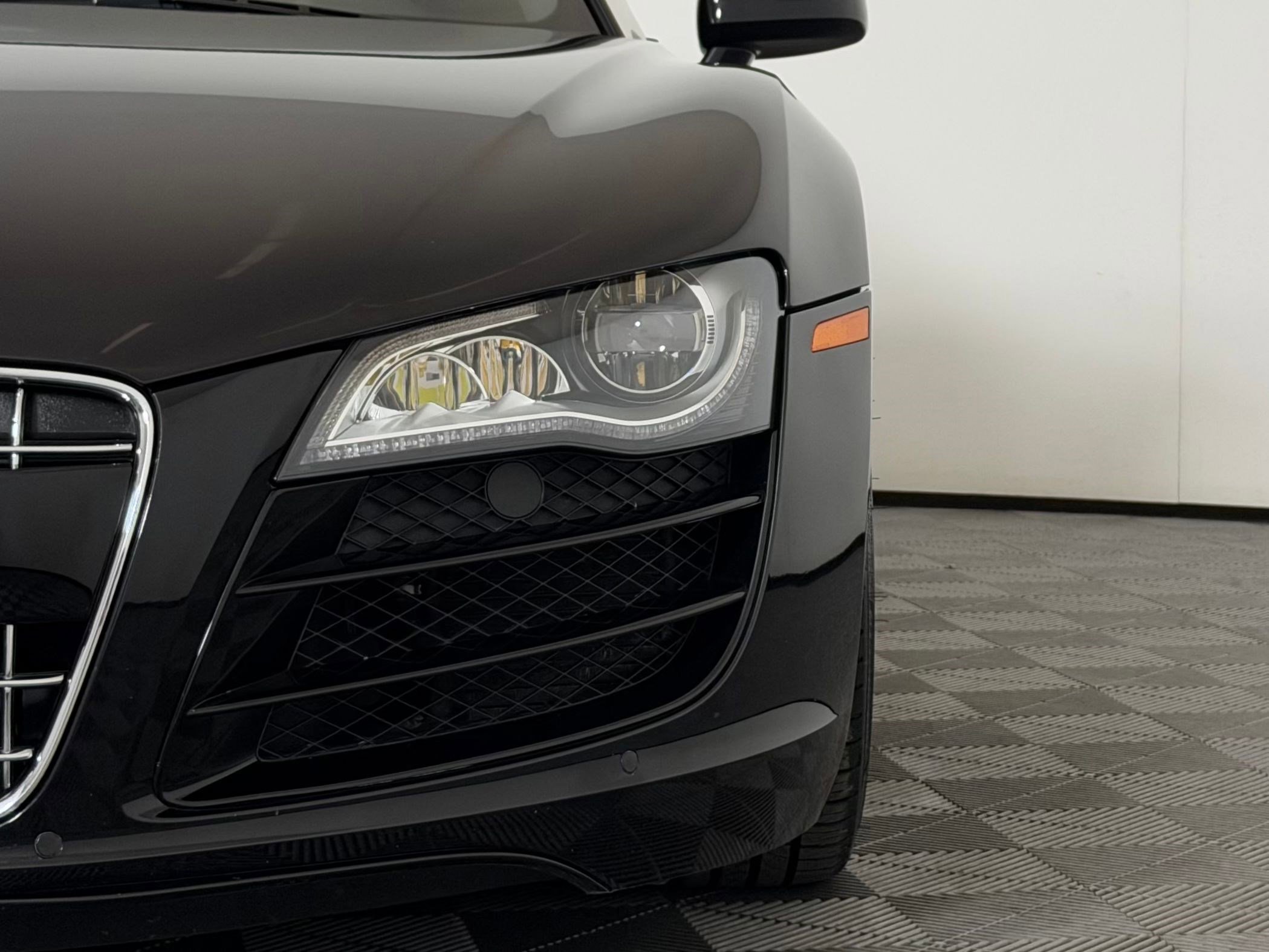 Used 2012 Audi R8 V10 AWD/4WD image 11