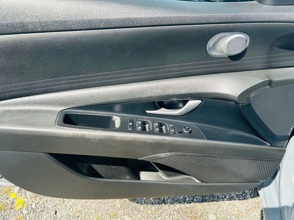 Used 2021 Hyundai Elantra SEL w/ Cargo Package image 16