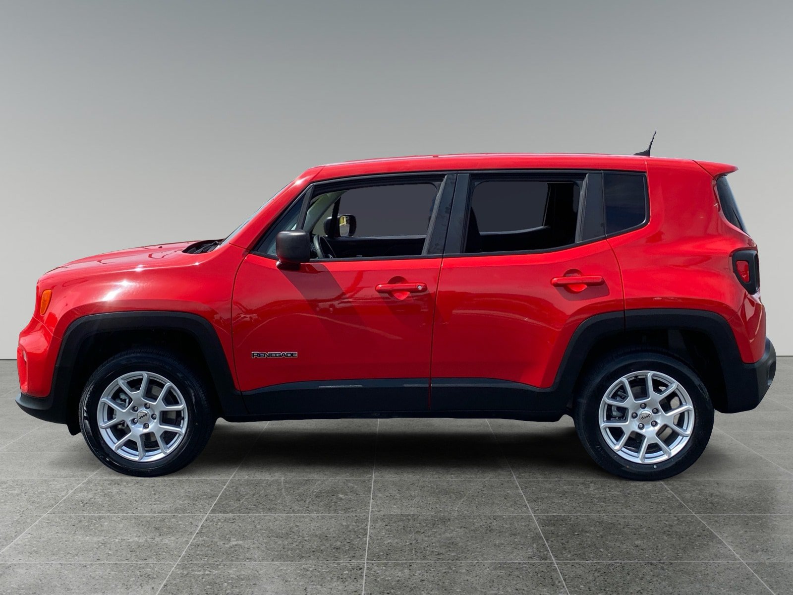 Used 2023 Jeep Renegade Latitude AWD/4WD image 2