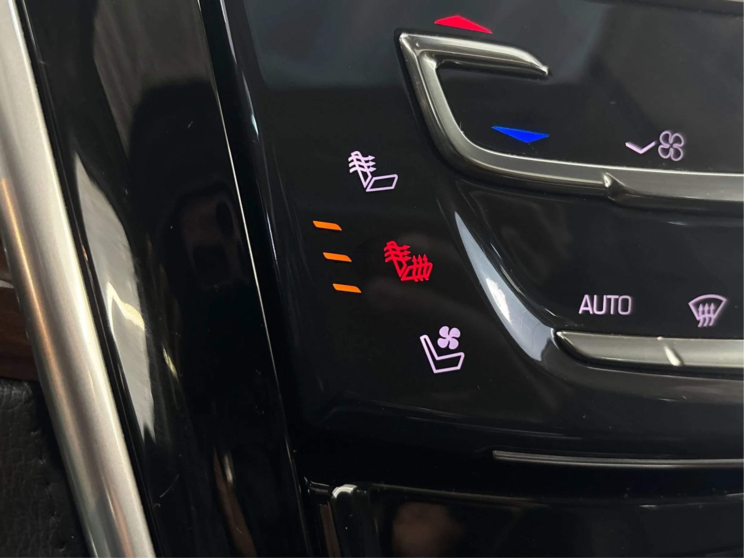 Used 2020 Cadillac Escalade ESV Premium Luxury image 47