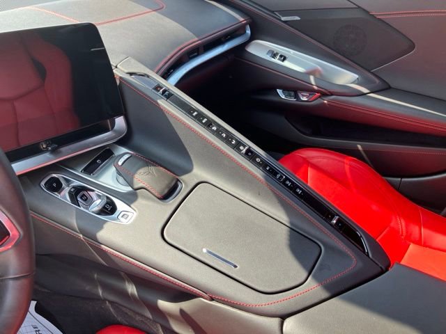 Used 2025 Chevrolet Corvette Stingray Coupe w/ 1LT RWD image 19