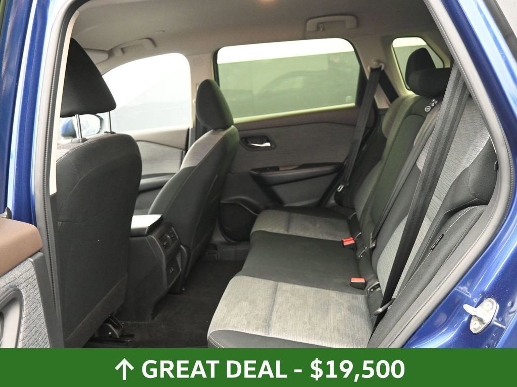 Used 2023 Nissan Rogue SV image 36