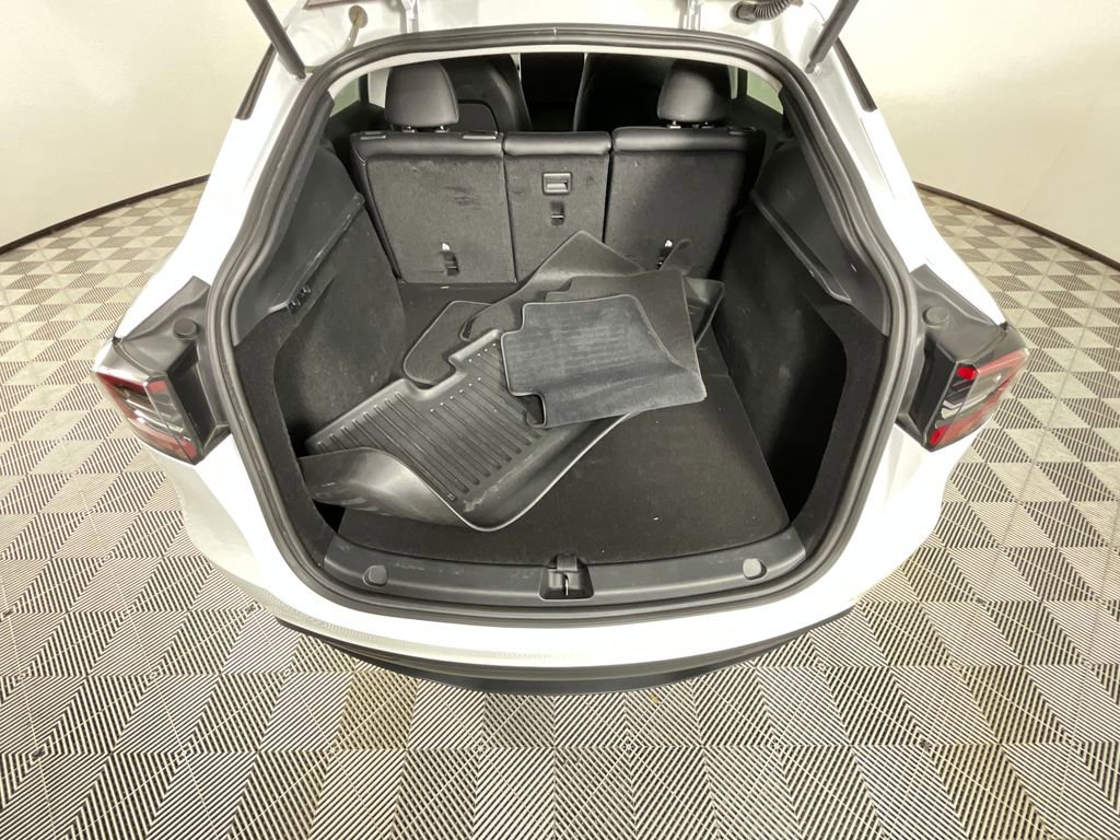 Used 2024 Tesla Model Y Long Range AWD/4WD image 27