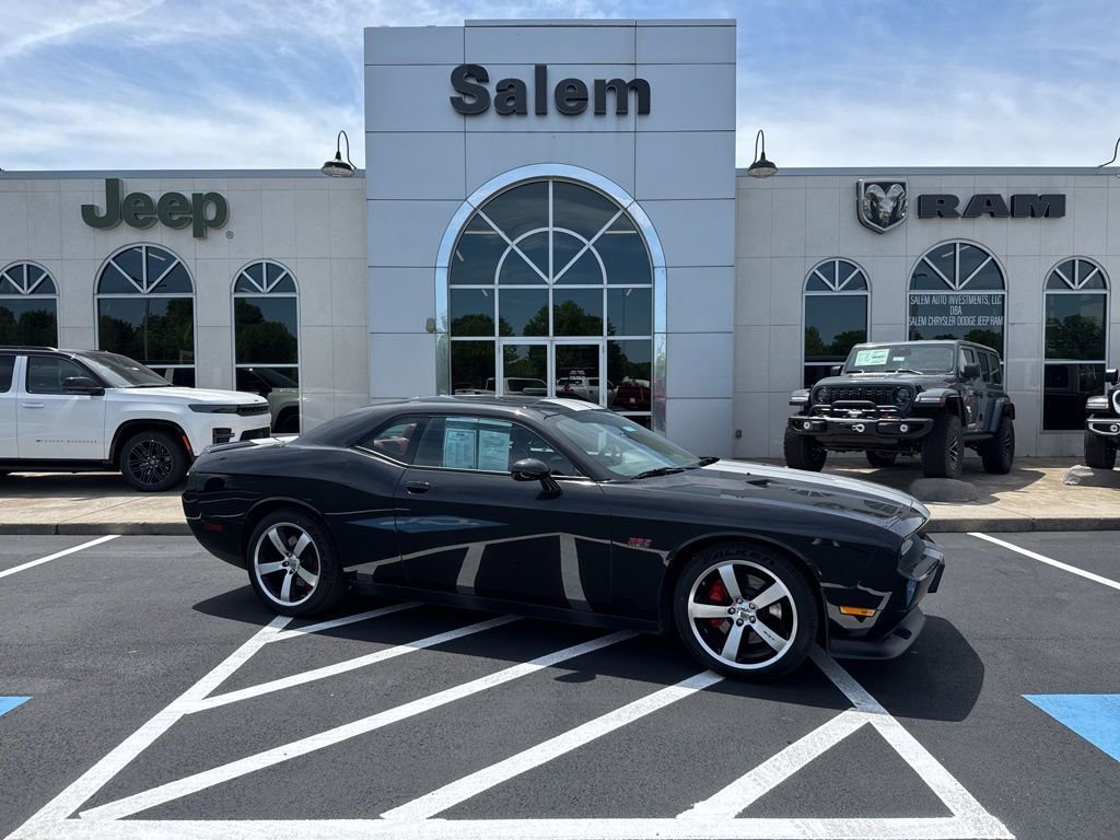 Used 2014 Dodge Challenger SRT8 w/ Harman/Kardon Audio Group RWD image 1